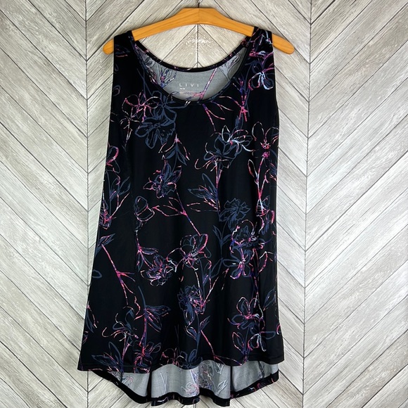 Livi Active Tops - Livi Active by Lane Bryant tank top 26/28